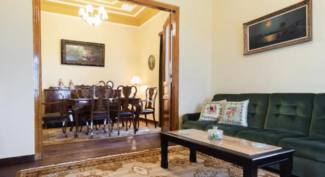 Mansion Argyrakiko - 3 bedroom house in Kampos, Забронировать Отель Отели Хиоса с парковкой, Парковка