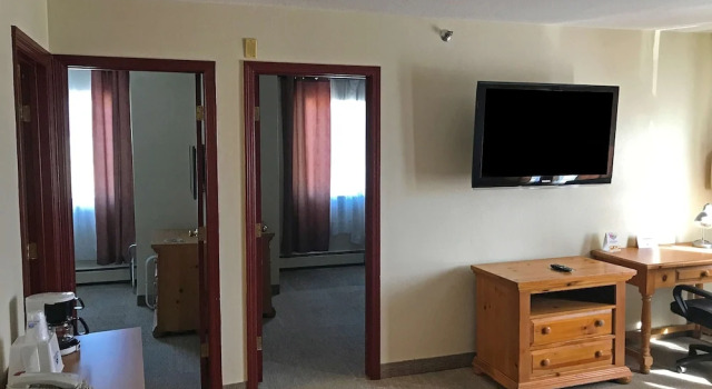 Люкс с 2 комнатами Americas Best Value Inn & Suites Anchorage Airport
