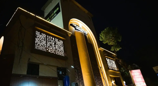 The Golden Arc, Забронировать Отель Отели штата Махараштры 3 звезды, 3*