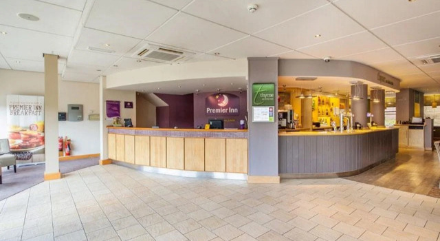 Premier Inn Stoke/Trentham Gardens, Забронировать Отель Сток-он-Трент 