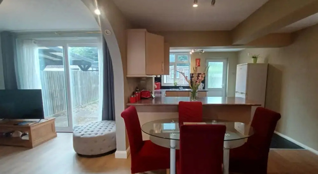 Crawley Green House - Huku Kwetu