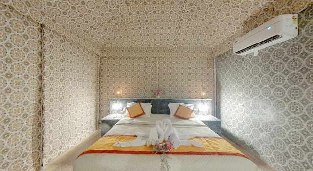 Тент с балконом Seven Palms Luxury Camp