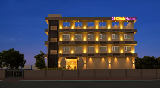 Click Hotel Bhuj, Book Hotel Hoteller i Bhuj med pool, Swimmingpool