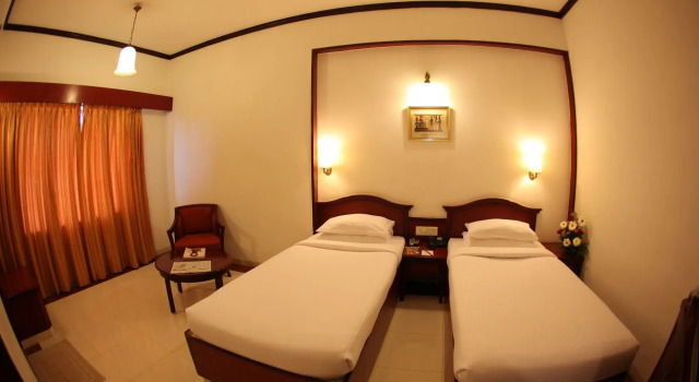 Rathna Residency, Varaa Hotelli  