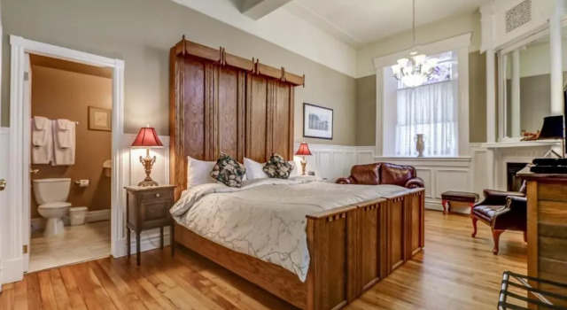 Номер Superior School House Bed and Breakfast C.1859
