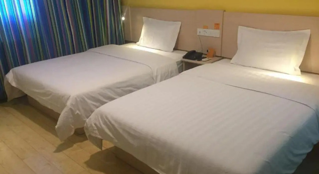 Двухместный номер Business 7Days Inn Beijing South Fengtai Road Subway Station Branch