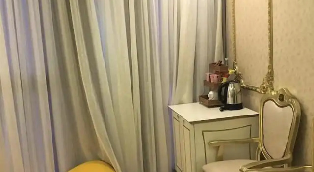 Номер Royal S79 Bamboo Hotel 581 Su Van Hanh Street