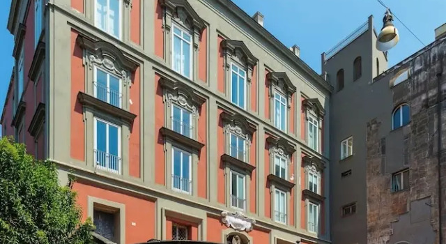 Apartment in the Heart of Nightlife, Забронировать Апартаменты/квартира Апартаменты Неаполя, рядом с Accademia di Belle Arti di Napoli, Апартаменты/квартира