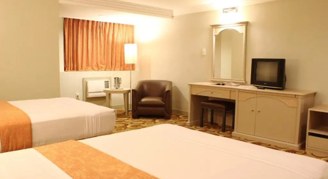 Трёхместный номер Premier Riviera Mansion Hotel