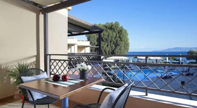 Люкс Avantis Suites Hotel