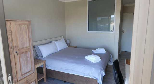 Stonehouse on Main, Book Pension Struisbaai Overberg