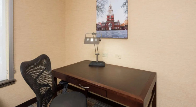 Четырёхместный номер Standard Hilton Garden Inn Mount Holly/Westampton