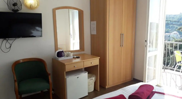Трёхместный номер Standard с балконом Guest House Villa Bellevue