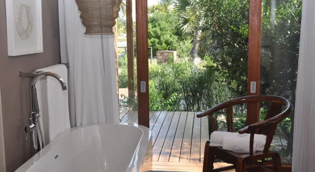 Executive Suite Eclectic Beach Retreat