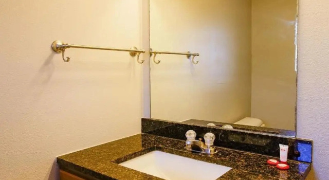 Номер Premium OYO Hotel Sulphur LA Hwy 90 West