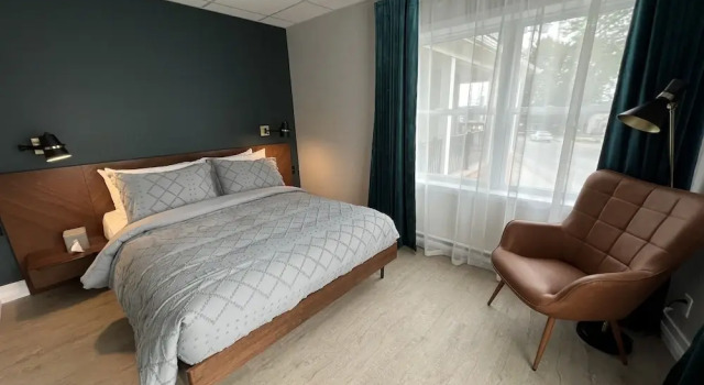 Square Victoria Maison Hôtelière, Book Hotel East Angus 