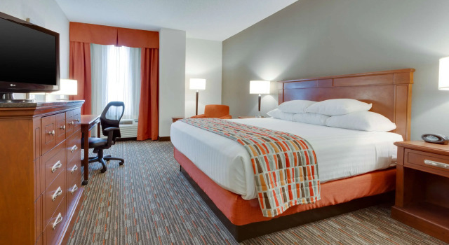 Номер Deluxe Drury Inn & Suites St. Louis/OFallon, IL