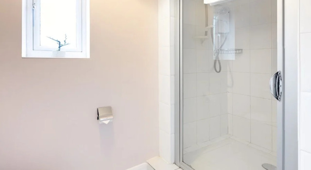 Коттедж с 5 комнатами Oakerthorpe Holiday Village