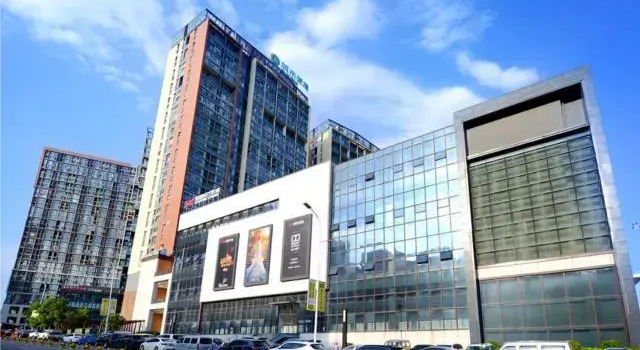 Люкс City Comfort Inn Guiyang North High Speed Railway Station