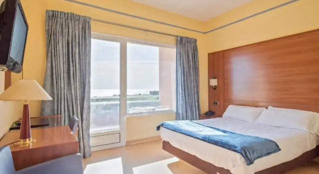 Двухместный номер Standard с балконом и с видом на море Hotel Sant Jordi