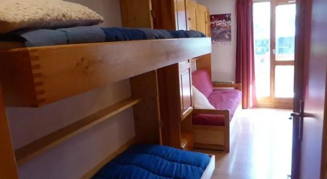 Charmant T2 cabine 4 pers, centre-village, proche pistes et commerces, balcon sud, piscine lété - FR-1-342-145, Забронировать Апартаменты/квартира Бофор Massif du Beaufortain