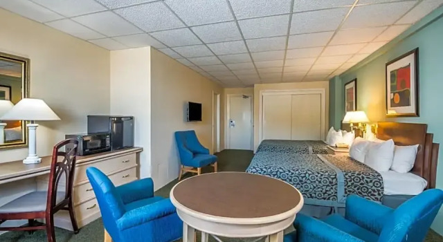 Номер Standard с балконом Days Inn by Wyndham Atlantic City Oceanfront-Boardwalk