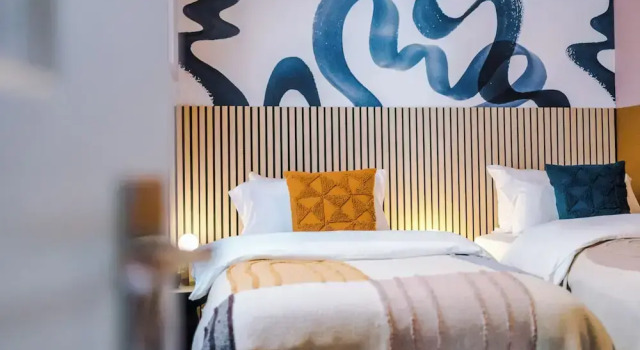 Коттедж Modern 4-Bedroom in Manchester