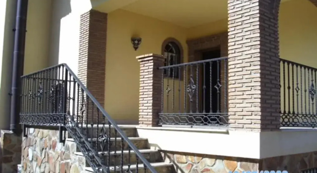 Villa With 5 Bedrooms in La Zubia, With Wonderful Mountain View, Priva
