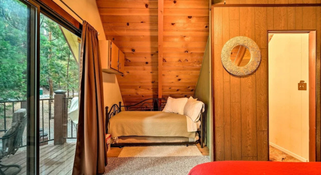 Twain Harte Mountain Cabin w/ Deck - 3 Mi to Dtwn, Book Feriehus Mi-Wuk Village 