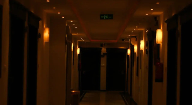 Rest Night Hotel Suites - Taawon - Al Hussien Bin Ali, Buchen Sie Hotel Hotels in Provinz Riad mit Pool, Schwimmbad