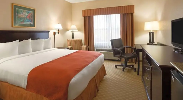 Люкс Country Inn & Suites by Radisson, Columbus, GA