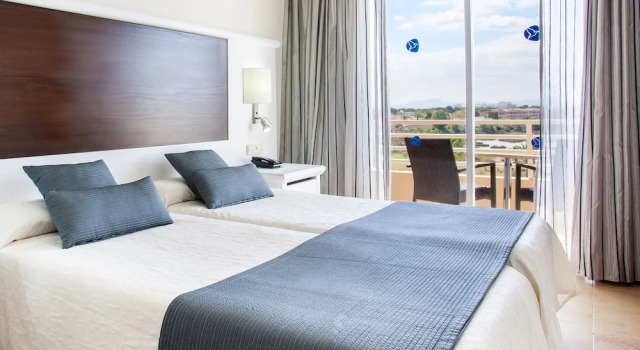 Одноместный номер Standard с балконом Grupotel Amapola