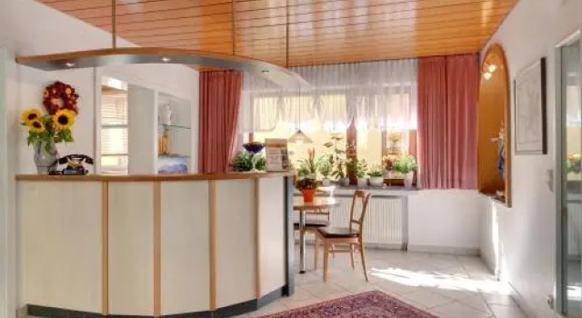 Villa Dora Petit Hôtel, Varaa Hotelli Hotellit Baijeri pysäköinnillä, Pysäköinti