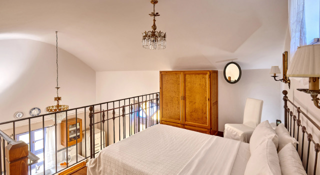 Orelia Cretan Deluxe Apartments, Book Apartment Hotels in Central Crete with Parking, Parking