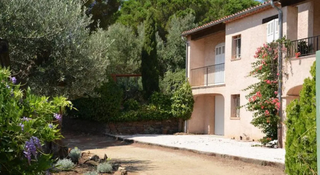 Villa les Pins, Забронировать Вилла Коттеджи Ла-Круа-Вальме, Коттедж