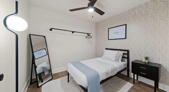 Коттедж Spacious 6 Bed House Airport Pet Friendly AFB