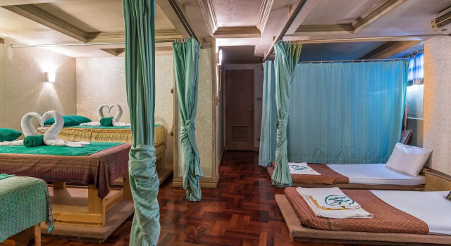 Silom Avenue Inn