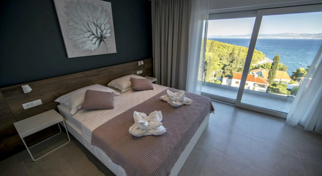 D in Postira with 7 bedrooms and 7 bathrooms, Prenota Hotel Postira 