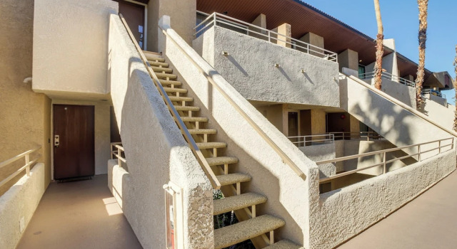 Walk to Dtwn Palm Springs: Condo w/ Pool Access, Забронировать Апартаменты/квартира Апартаменты Палм-Спрингса, рядом с Agua Caliente Casino, Апартаменты/квартира