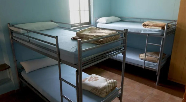 Albergue O Pombal, Book Hotel Sarria 
