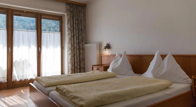 Hotel-Garni Bergland, Rezervovat Hotel Hotely v Tyrolsko s parkováním, Parkování