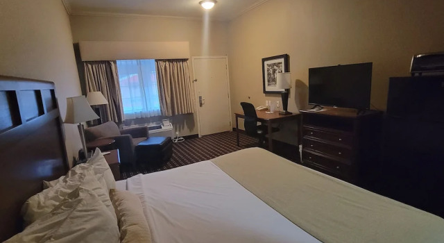 Economy Zimmer Cotulla Whitten Inn