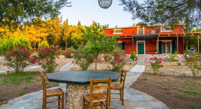 Вилла Elatia Villa