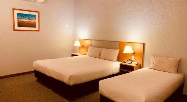 Трёхместный номер Standard Desert Cave Hotel