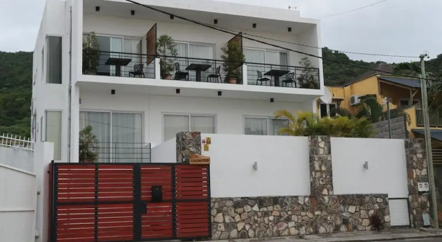 Arkenstone Studio, Rezerwuj Hotel La Gaulette Mauritius West Coast