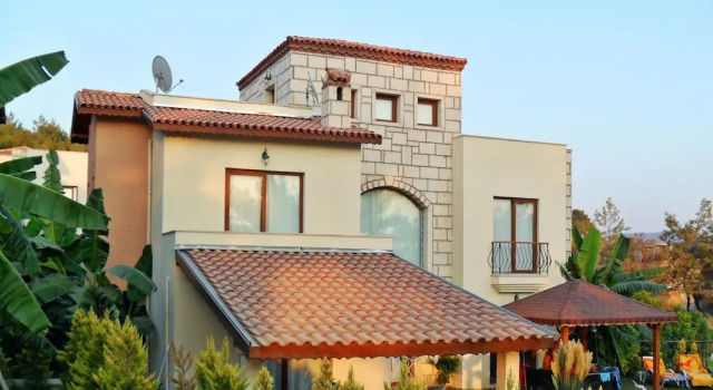 House With 4 Bedrooms in Kuşadası, With Private Pool and Enclosed Garden - 2 km From the Beach