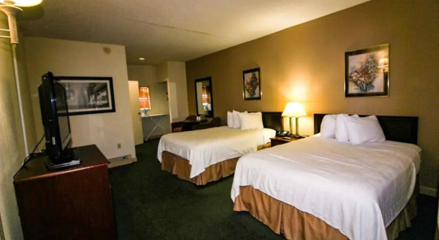 Четырёхместный номер Standard FairBridge Inn and Suites West Point