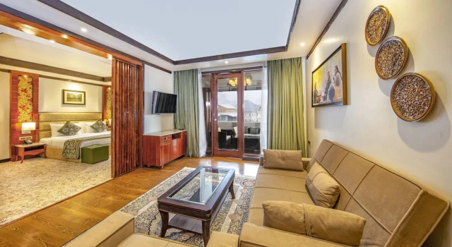 Люкс Мансарда с видом на горы Apple Orchard Resort & Spa - Overlooking Zabarwan Mountain