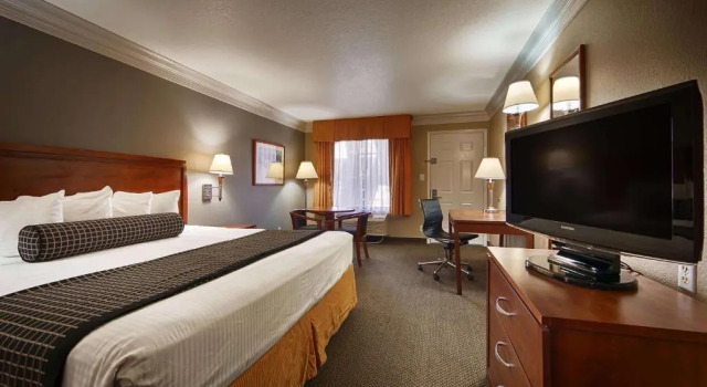 Suite Best Western Angleton Inn