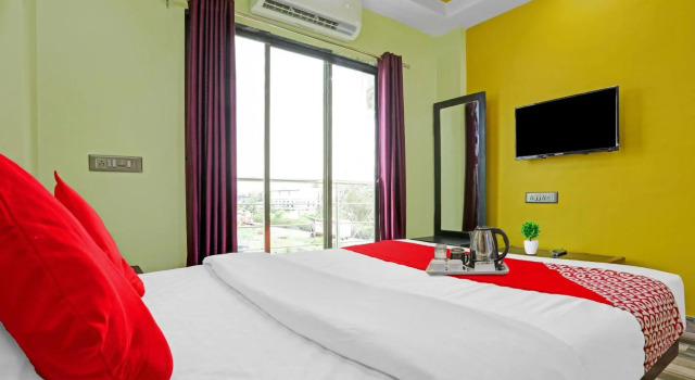 OYO 70016 Om Sai Ram Residency